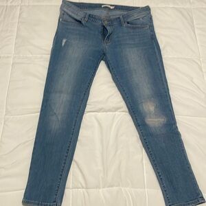 Women’s Levi’s skinny jeans size 32